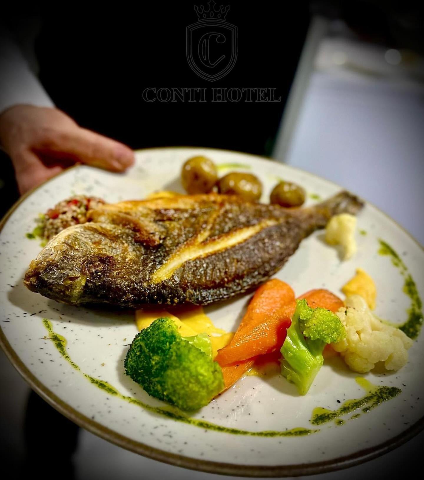 Conti Hotel & Restaurant Gjakova Buitenkant foto
